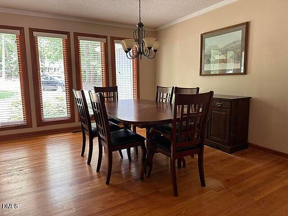 3rd image of 108 Silverwood Ln