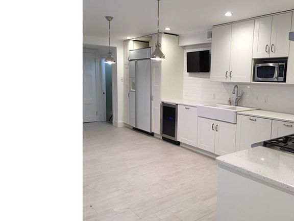 3rd image of 1534 Pine St #1F0