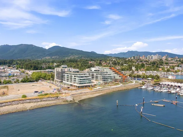 785 Harbour Ave #301, North Vancouver, BC V7J 2E9
