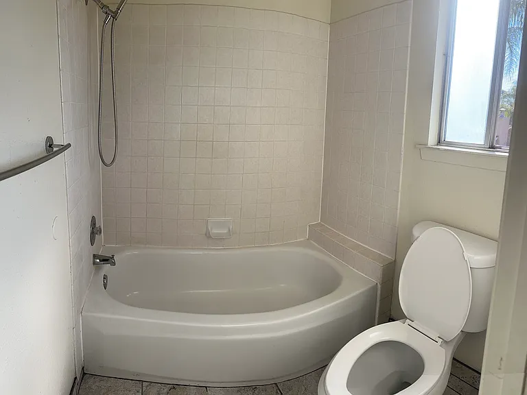 4527 W Providence Ave — Photo 15