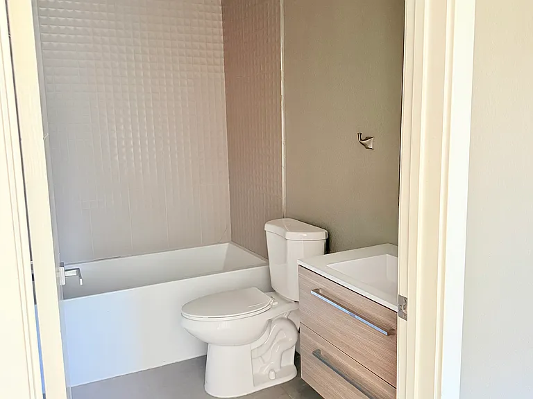 11040 Hesby St #210 — Photo 15