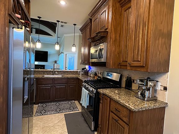 3rd image of 2100 Rice Ave