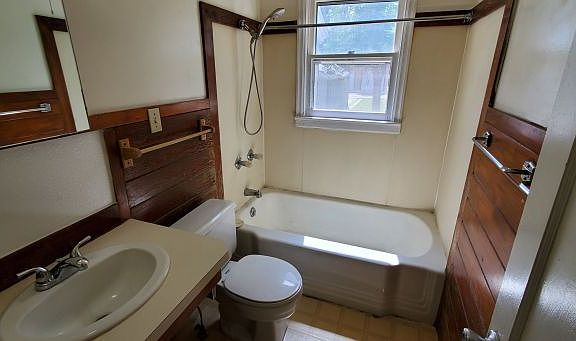 4th image of 1034 N 24th St