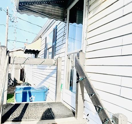 3rd image of 1442 N 45th Pl
