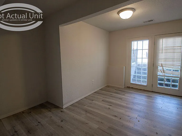 1013 W Ash St — Photo 22