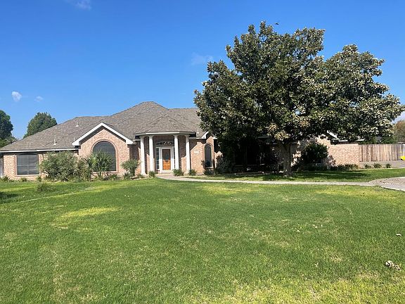 2nd image of 1412 Doral Ct