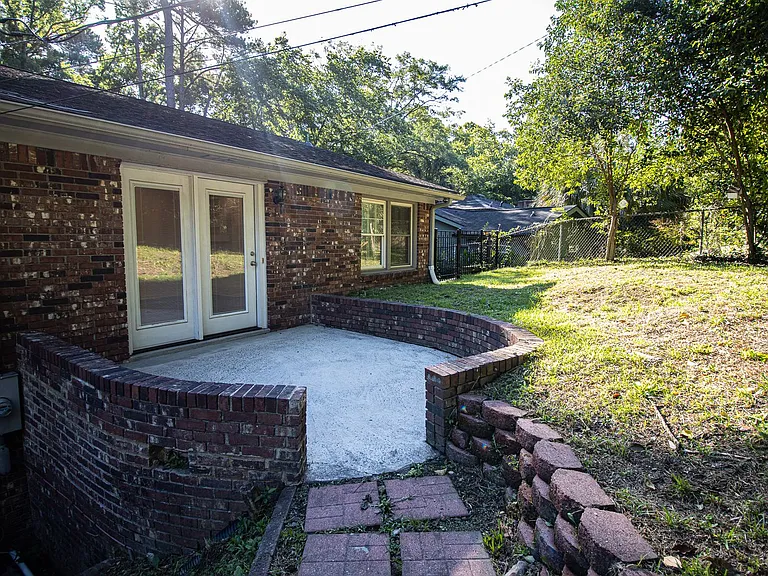 1110 Slann Dr — Photo 48
