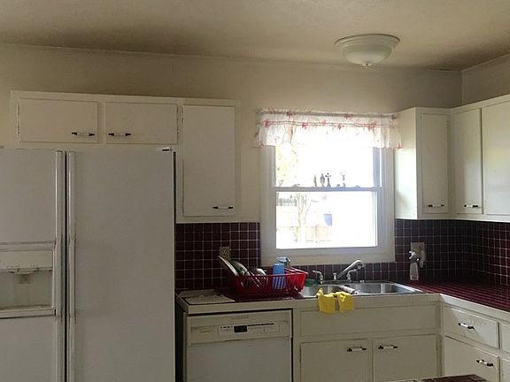 5th image of 741 Ashland Ave