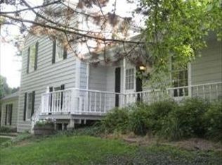 4407 Billingsgate Ln, Woodstock, IL 60098