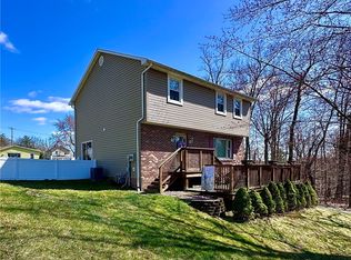 2860 Shadylane Dr, New Castle, PA 16105