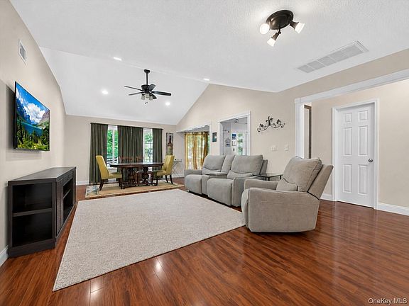 5th image of 198 Eagle Ridge Way