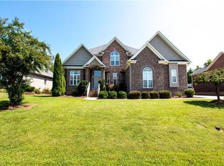 430 Spring Lake Farm Cir, Winston Salem, NC 27101