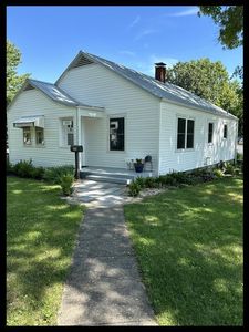 202 W Gracia Ave, Marceline, MO, 64658