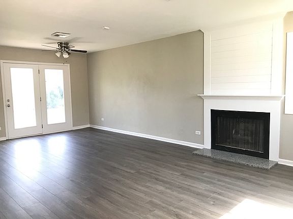 3rd image of 73 W Schubert Ave