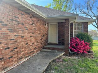1226 Bluegrass Rd, Nixa, MO 65714