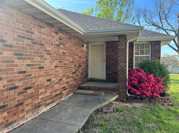 1226 Bluegrass Rd, Nixa, MO 65714