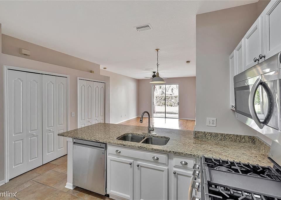 1st image of 18329R Brookpark Dr