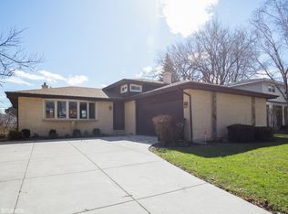 735 S Dryden Pl, Arlington Heights, IL