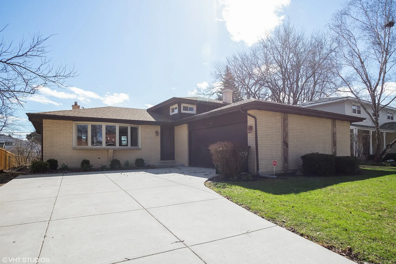 735 S Dryden Pl photo 1