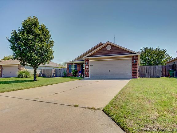 2nd image of 9379 S 256th East Ave