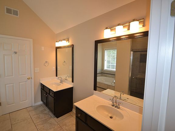 5th image of 304 Parke Ct