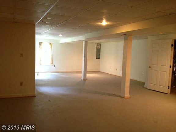 5th image of 37050 Newlands St