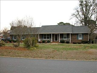 1st image of 301 Wellington Dr