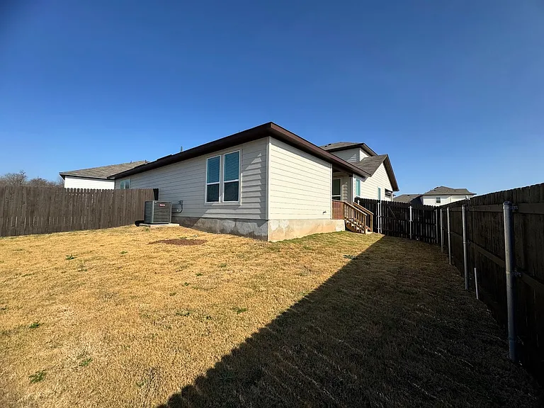 830 Staglin St #B — Photo 27