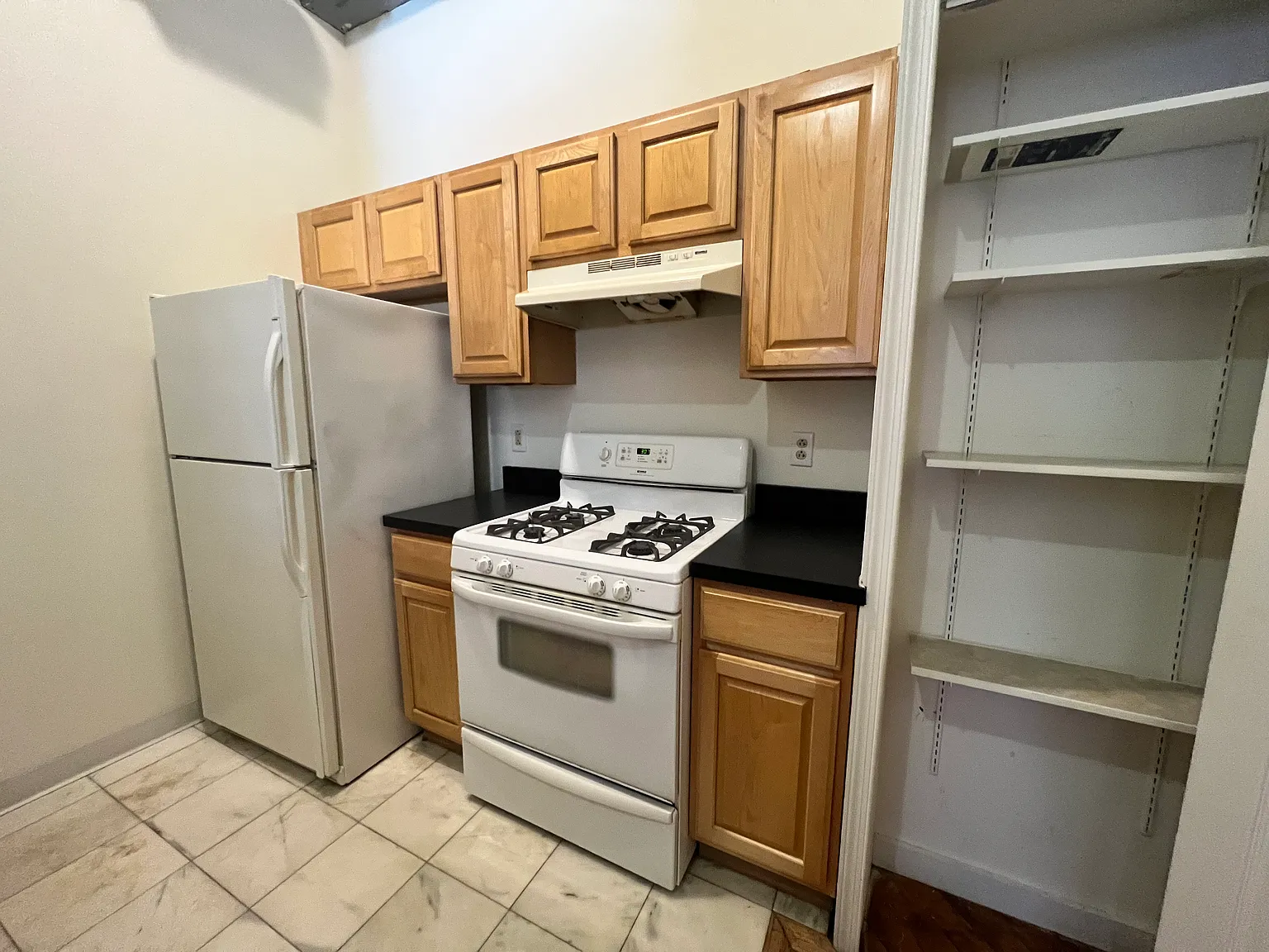 1 bed, 591 sqft, $1,450 — Photo 4