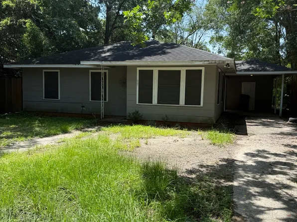 55 Thompson Blvd, Chickasaw, AL 36611