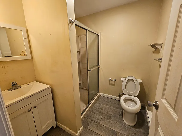 51 N Clinton St #5 — Photo 5