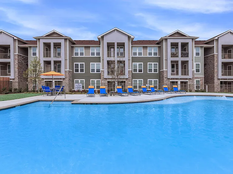 Alton Park Apartments — Photo 13
