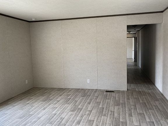 5th image of 2902 Banbury Ct