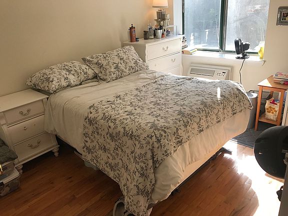 4th image of 20 Avenue C APT 3A