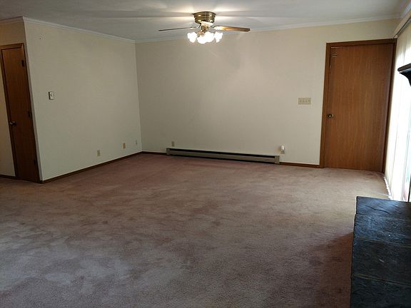 3rd image of 1432 W Stonehenge Dr #1432