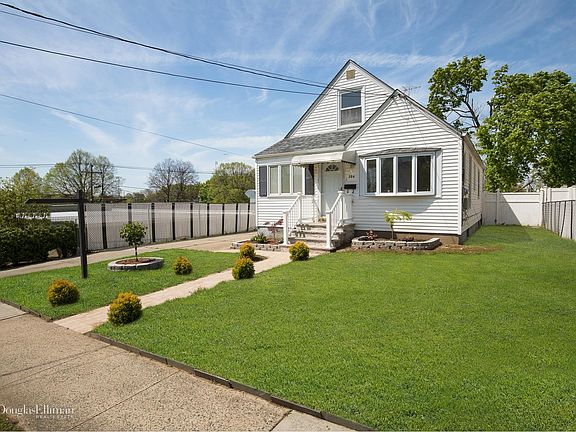 2nd image of 384 Grand Ave
