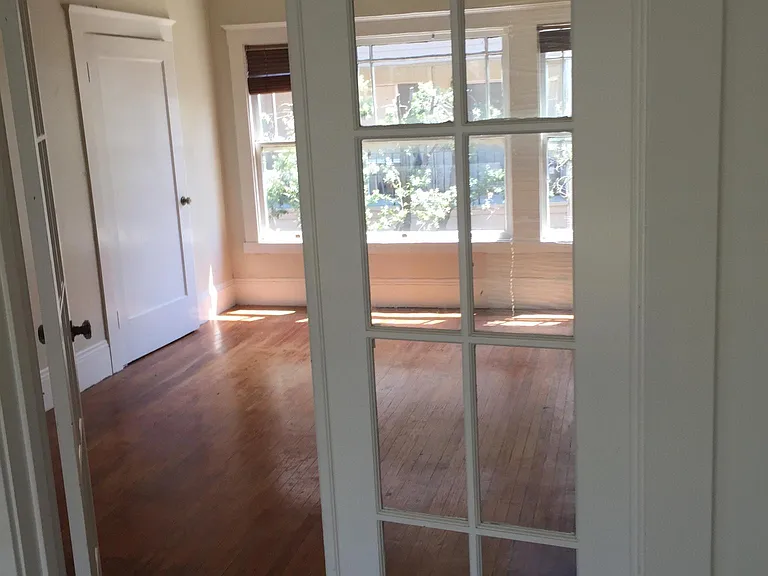 2535 Regent St #6 — Photo 20