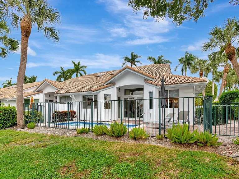 2213 NW 62nd Dr — Photo 41