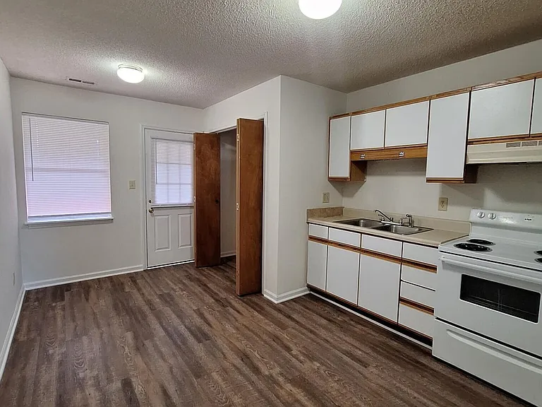 3005 Caldwell Ct #10 — Photo 6