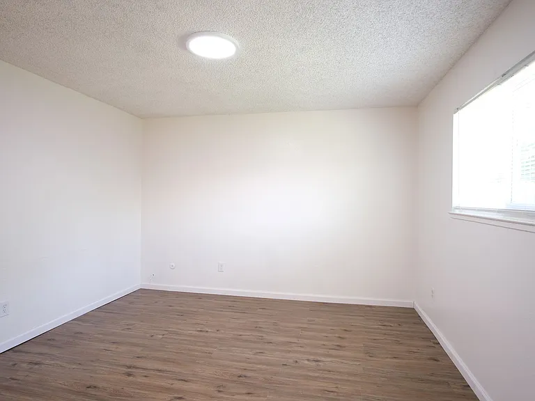 121 Eula Dr — Photo 6