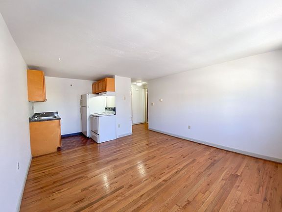 2nd image of 180 Bond St APT B6