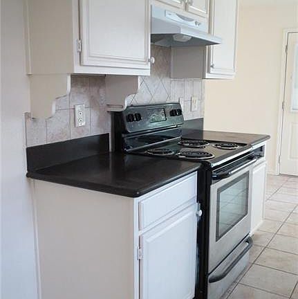 4th image of 6701 Driffield Cir E