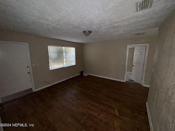 5th image of 8962 DEVONSHIRE Boulevard