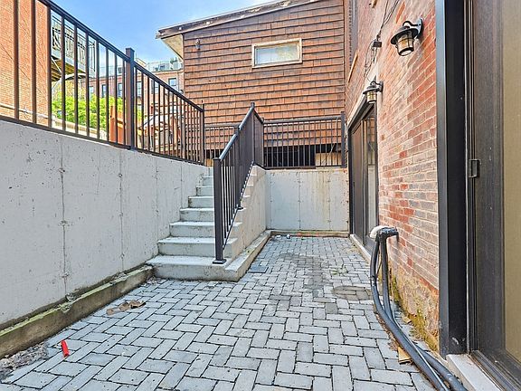 3rd image of 667 Tremont St APT 1