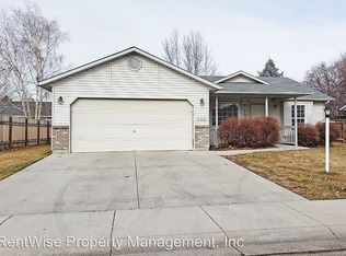 902 E Spartan St, Eagle, ID 83616