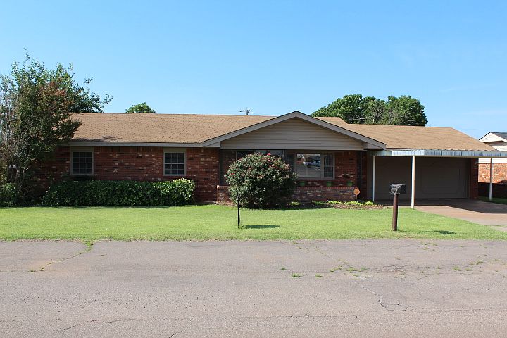 1st image of 604 E Benton Ave