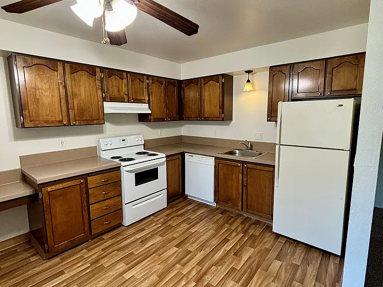 Gardenbrook Apartments — Photo 75