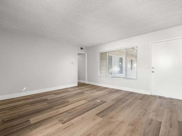 815 Victor Ave — Photo 27