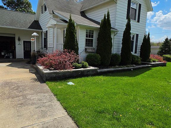 2nd image of 313 Tiffany St