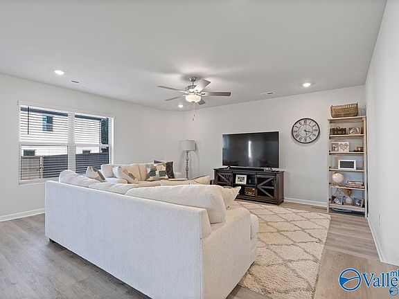 3rd image of 27758 Whitechapel Dr